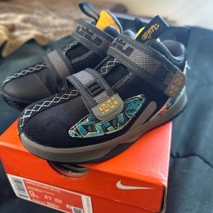 Nike lebron soldier xiii shoes 9c